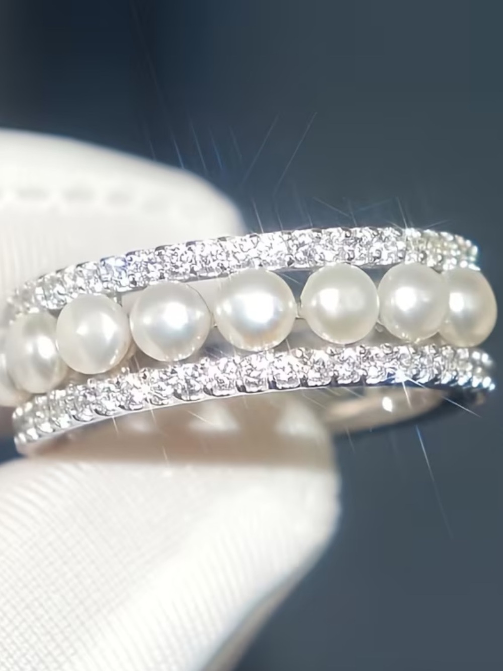 18K White Gold Moissanite & Pearl Band Ring Hypoallergenic